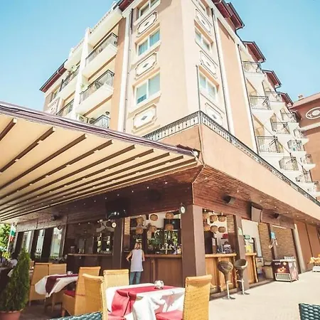Lägenhetshotell Бахами Резиденс 3*